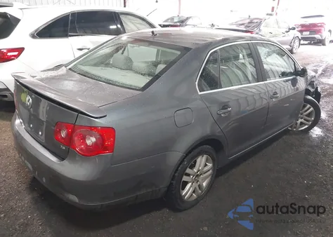 2007 Volkswagen Jetta Wolfsburg z USA, uszkodzony, nr VIN 3VWEG71KX7M198178